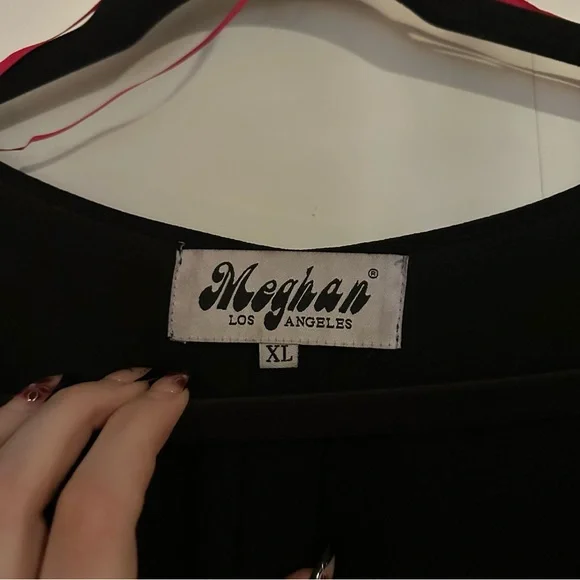 Meghan LA Pearl Detail Black Dress - Picture 4 of 6